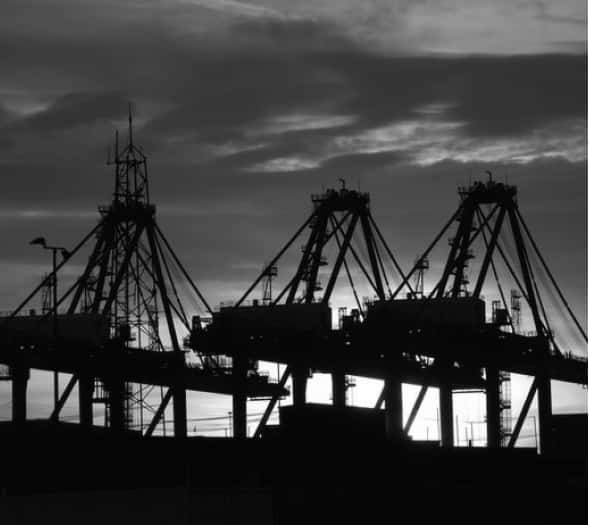 Kiểm tra chất lượng<br /> hàng hóa, đảm bảo<br /> giao hàng đúng <br />chất lượng như cam kết