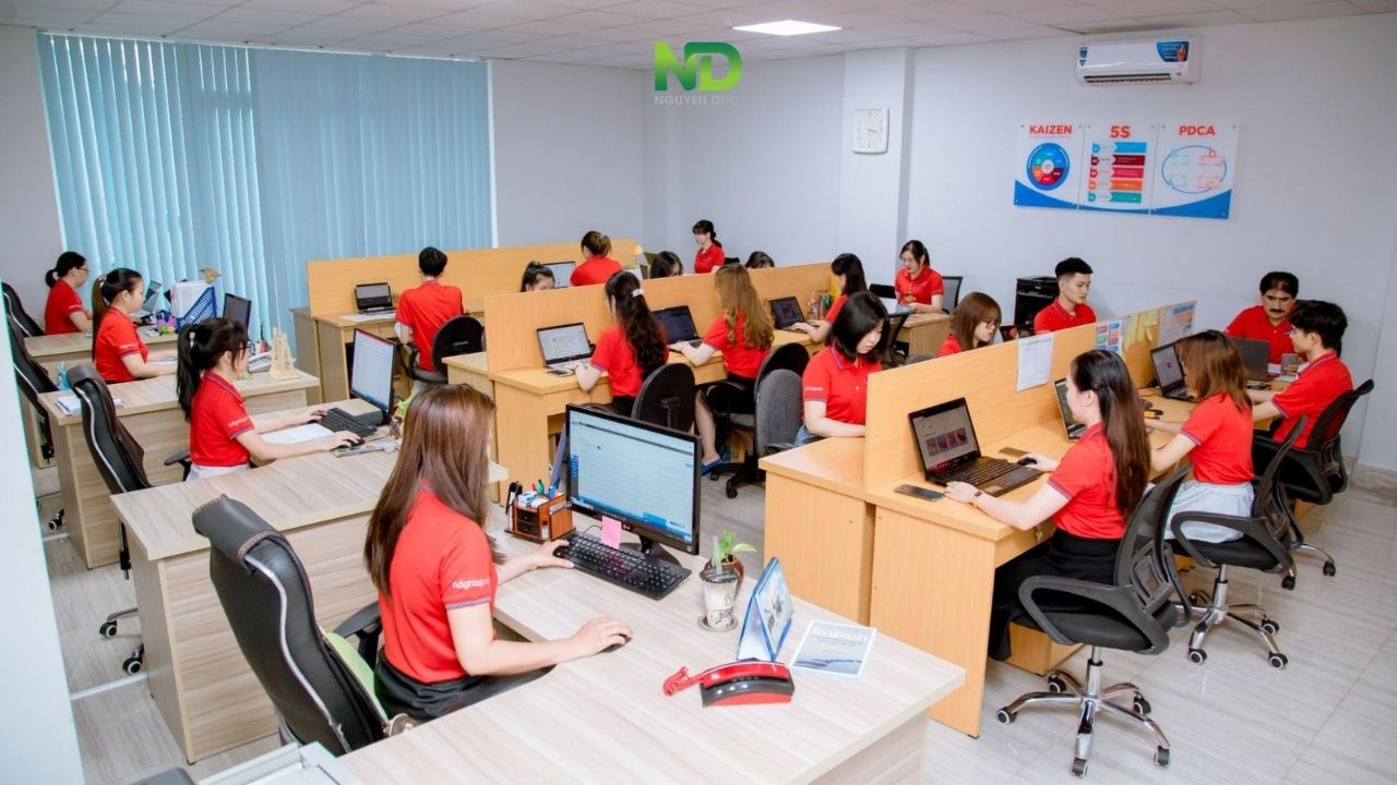 Phòng kinh doanh xuất nhập khẩu bao gồm nhiều bộ phận